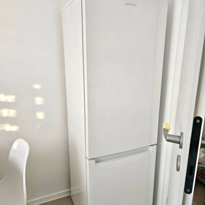 Location d’un appartement récent, quartier Chiajna, Bucarest, Roumanie